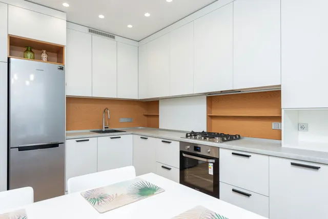 expert custom shelves and cabinets in Tempe, AZ